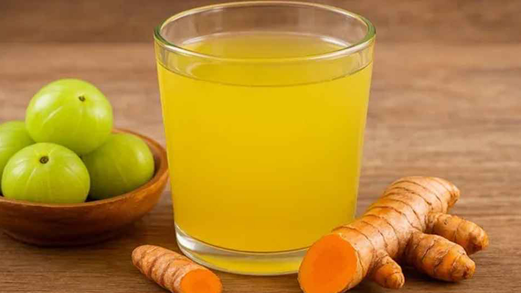 হলুদ-আমলকীর পানি